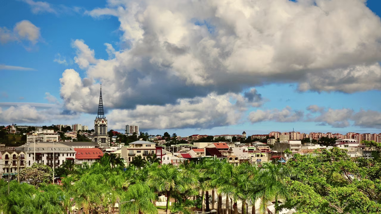location voiture martinique fort de france cathédrale 1200x600