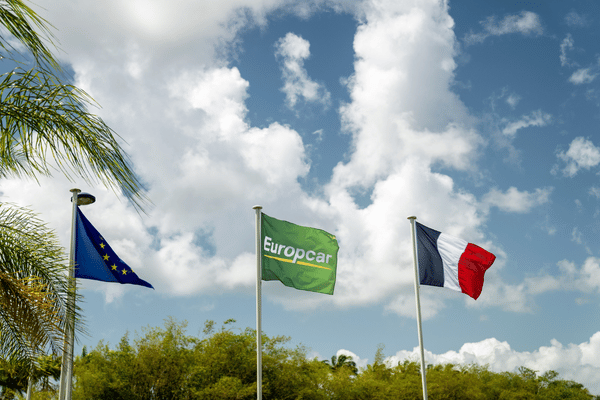 Drapeaux Europcar 