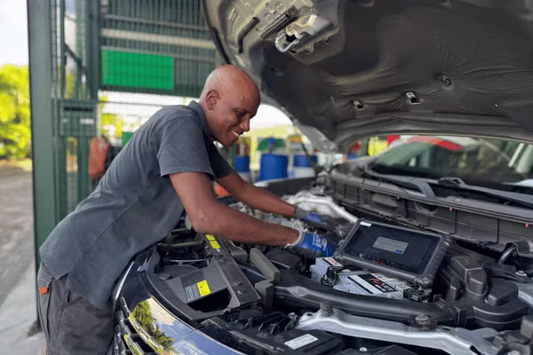 Rental car diagnostics at Europcar Martinique