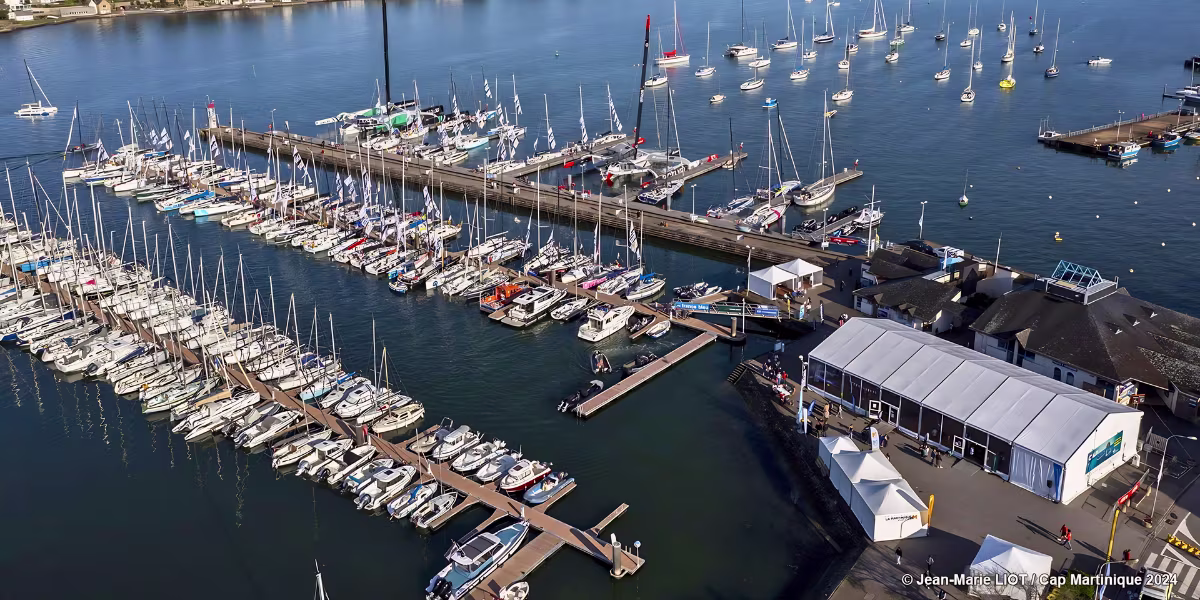 preparatif sur le ponton de mer avant le depart trinite sur mer cap martinique 1200x600