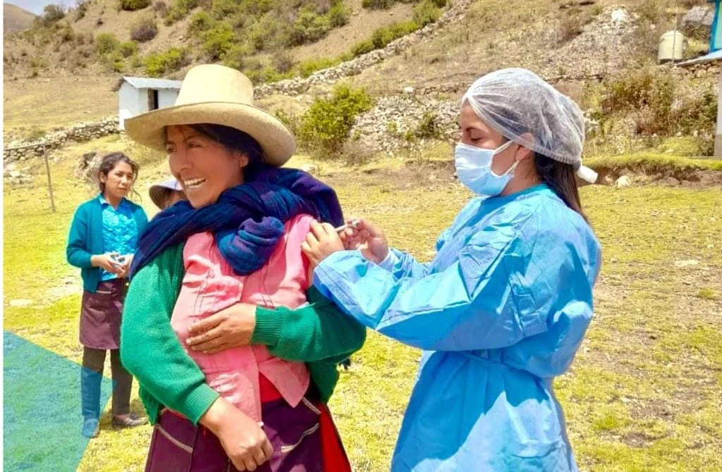 Realizan jornadas de vacunación para personas mayores de 18 años en 96 distritos de Cajamarca
