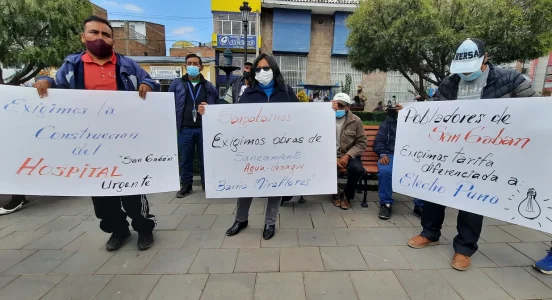 Pobladores de San Gabán protestan en contra del Gobierno Regional de Puno por proyectos paralizados