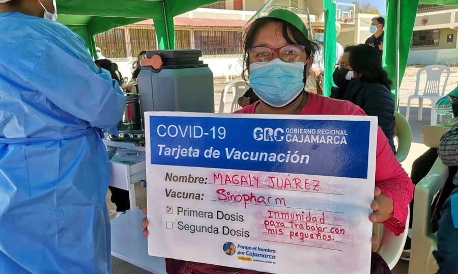 Se inició el proceso de vacunación a docentes de zonas rurales en las 13 provincias de Cajamarca