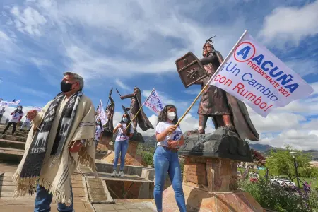 César Acuña ofrece revertir situación de pobreza de Cajamarca y le gritan “golpista”