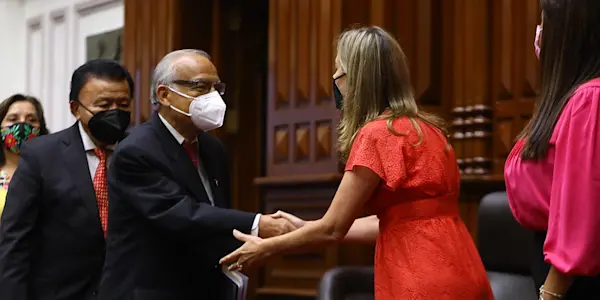 Un régimen sostenido por una confianza que nadie tiene