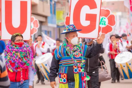 Marco Arana plantea la nacionalización del litio puneño 