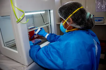 Instalan laboratorio molecular en Huanta para la detección del covid -19 