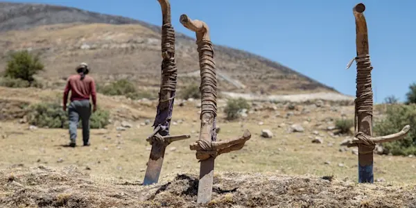 Sembrar en Chuicuni, al lado de la mina