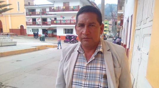 Alcalde de centro poblado en Hualgayoc causa polémica al no usar mascarilla y negar la existencia de la pandemia