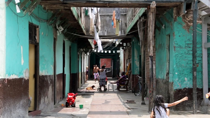 De Brasil a Perú: La espera para una vivienda adecuada y digna