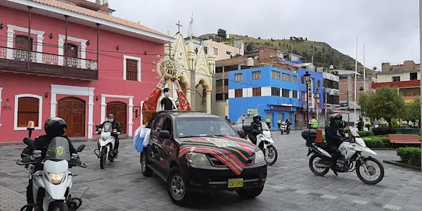 Imagen de la Virgen de la Candelaria visitará las islas de Los Uros, Taquile y Amantani