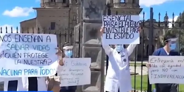 Internos de medicina solicitan vacunación contra el covid-19