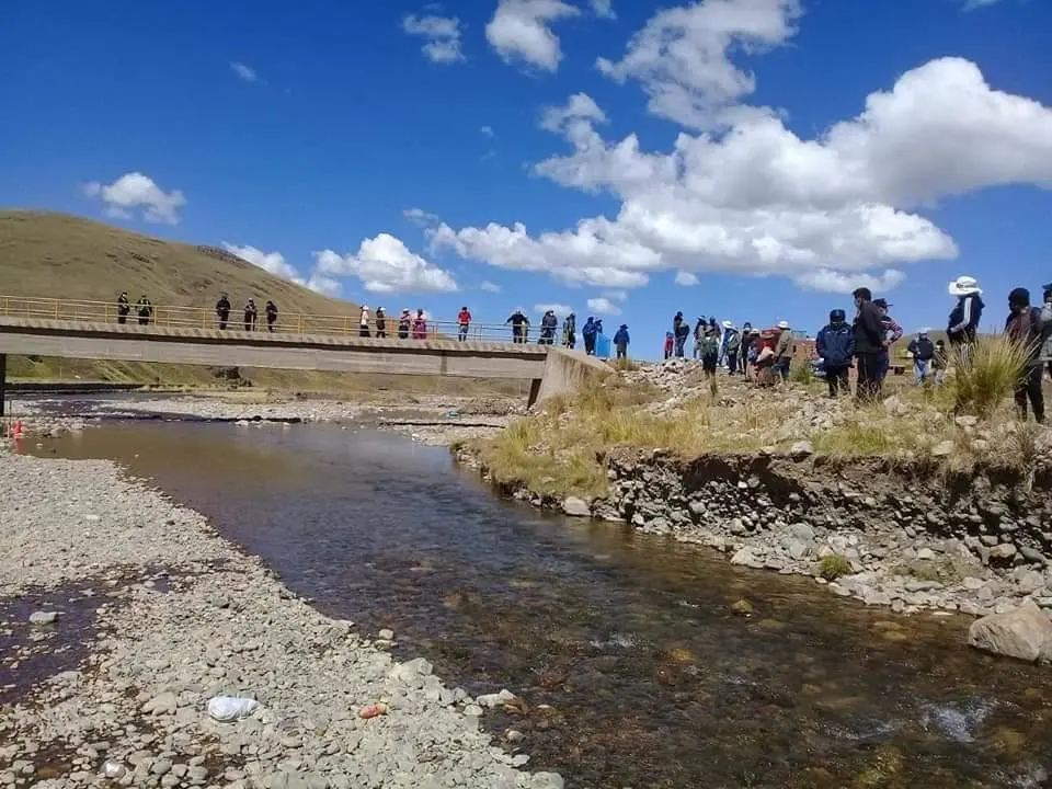 Afectados por la contaminación del Rio Ramis acatan paro de 48 horas