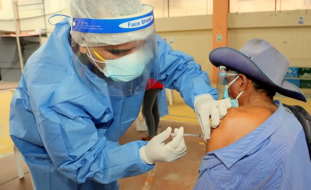 Inician aplicación de cuarta dosis de vacuna contra el covid en Cajamarca