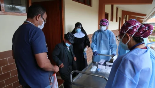 Confirman 22 casos de covid-19 en asilo de ancianos de Cajamarca