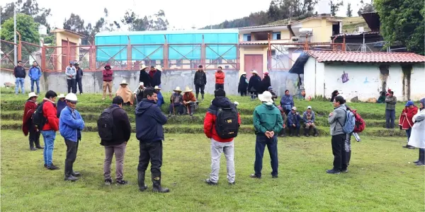 Comuneros protestan en local del Fondo Social Michiquillay exigiendo rendición de cuentas