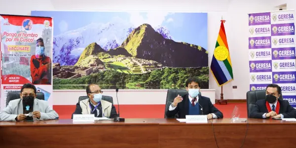 Cusco anuncia "Vacunatón" para inmunizar a jóvenes de 12 a 19 años