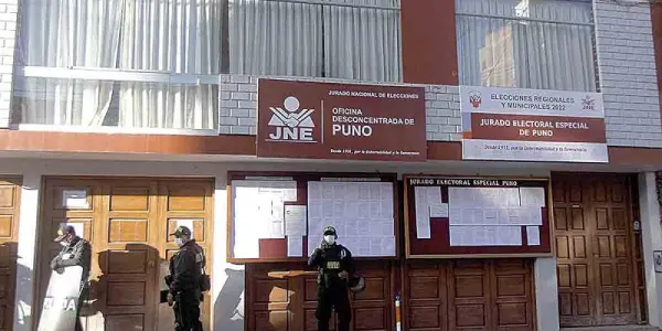 Candidatos al gobierno regional de Puno denuncian fallas en el sistema del JNE