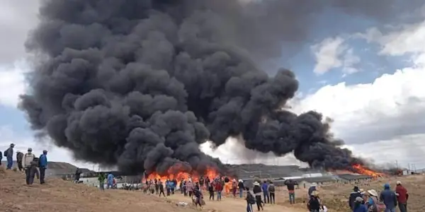 Ayacucho: Campamento y maquinarias de minera Apumayo fueron incendiados