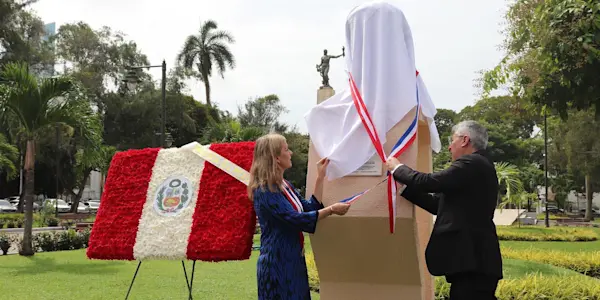 Maricarmen Alva: Ignorancia monumental