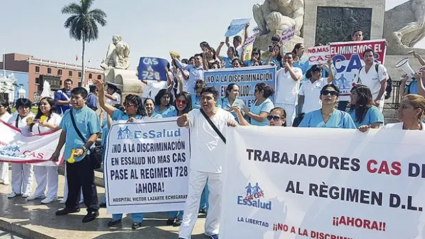 Ponte en el lugar de los 300 mil CAS