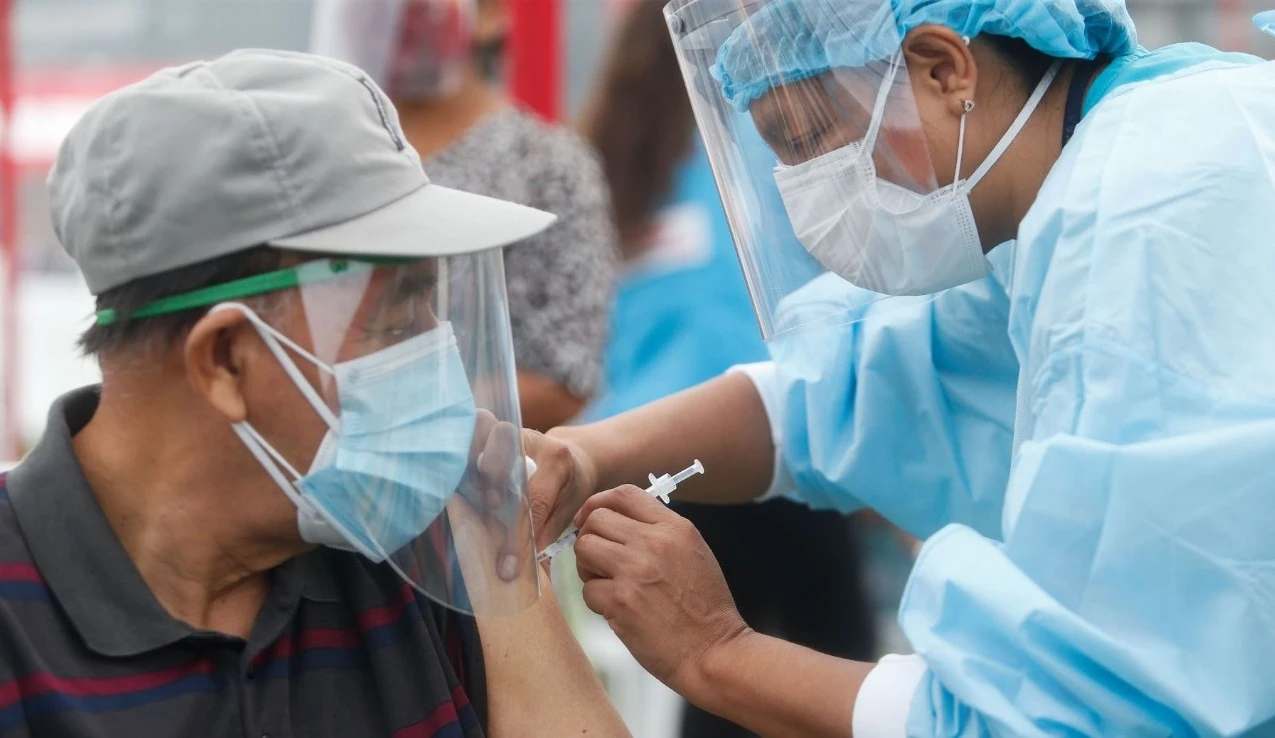 15,700 maestros rurales de Puno serán vacunados a partir de mañana
