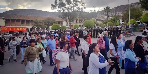 La región en Lima vs. la región en la región