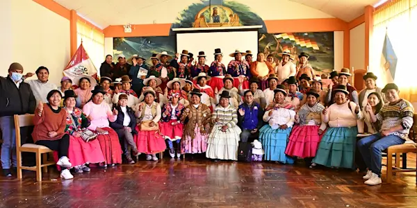 Puno: I Encuentro de Mujeres Indígenas Aimaras Lupaca en el día internacional de las Mujeres Rurales