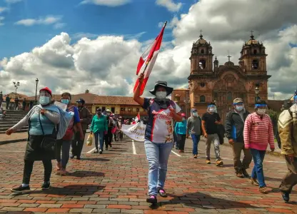 Protestas sin respuestas: Un embalse peligroso