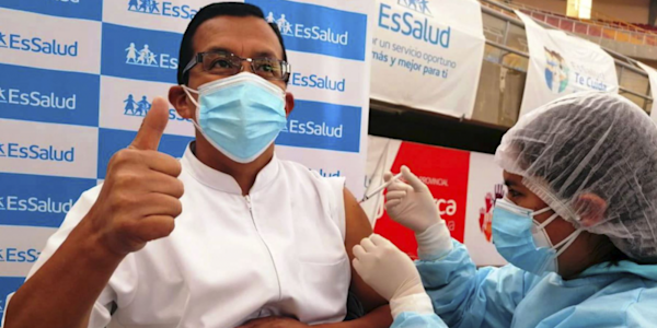 Se empieza a aplicar tercera dosis a personal de salud de Cajamarca