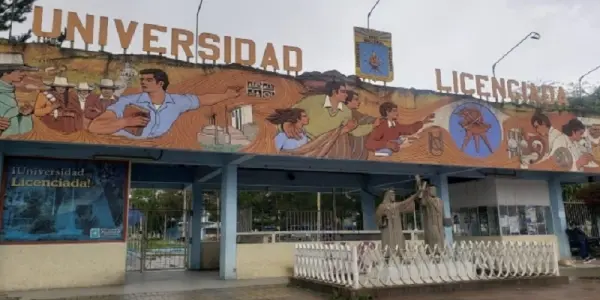 Tensión en la Universidad Nacional de Cajamarca por huelga de docentes y personal administrativo