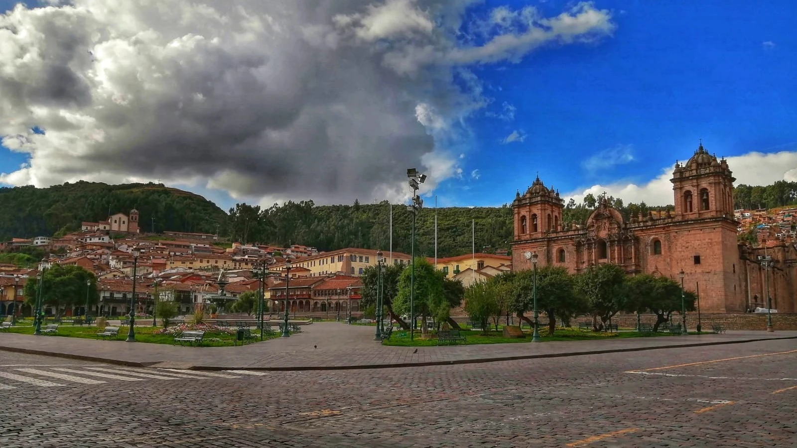 Plazas y cementerios de Cusco estarán cerrados por fiestas