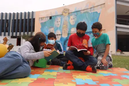 Fiesta del libro y la lectura en Chimbote