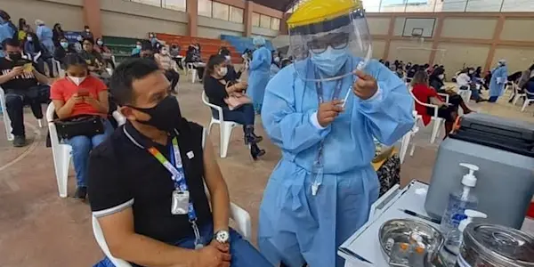 Se acondiciona centro de vacunación en uno de los locales de Minera Yanacocha