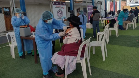 Inician vacunación de adultos de 50 a 59 años en Ayacucho y Huanta