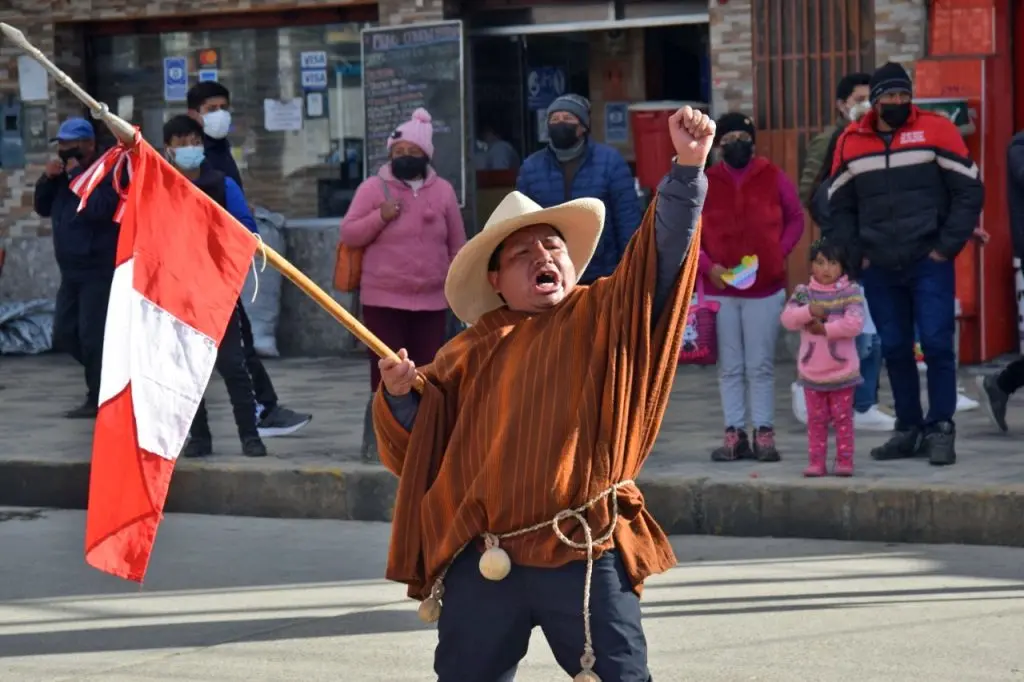 La participación plebeya en Junín y Ayacucho: Pasado y presente de la guerra y la violencia en los Andes
