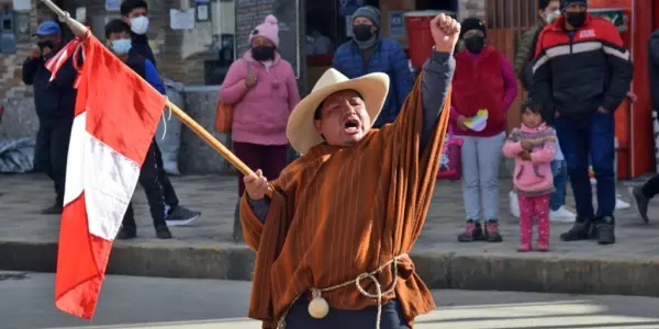 La participación plebeya en Junín y Ayacucho: Pasado y presente de la guerra y la violencia en los Andes