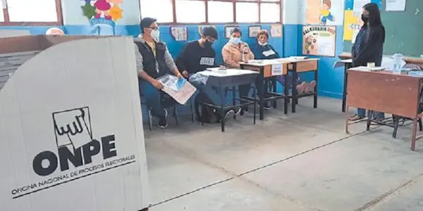 Piura: Candidatos que competirán en la segunda vuelta por el gobierno regional tienen serios cuestionamientos