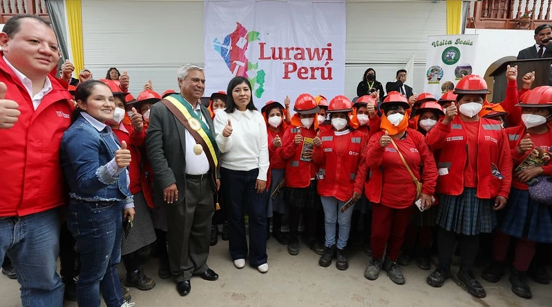 Cajamarca: Ministra Betssy Chávez anuncia subsidio para salario de jóvenes