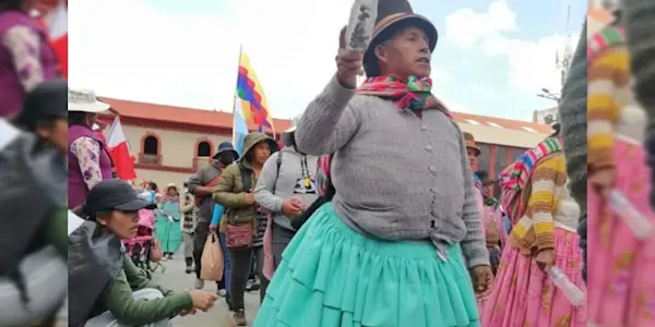 ¿Quién tiene derecho a hacer política en el Perú?