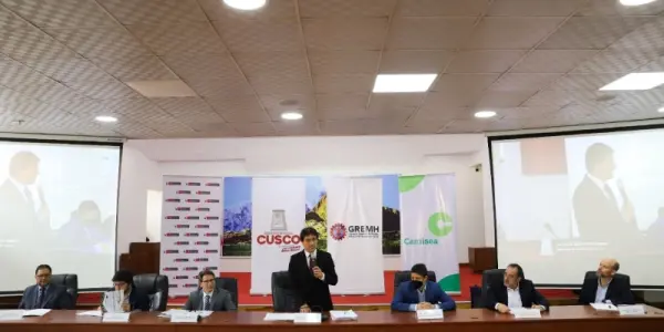 Presentan propuesta técnica para llevar gas a 50 mil viviendas del Cusco