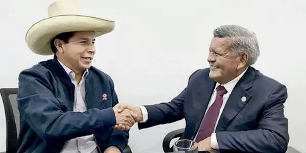 Acuña en Cajamarca: Si Castillo no puede gobernar que renuncie