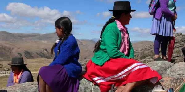 Autoritarismo peruano: ¡Primero madres antes que niñas!