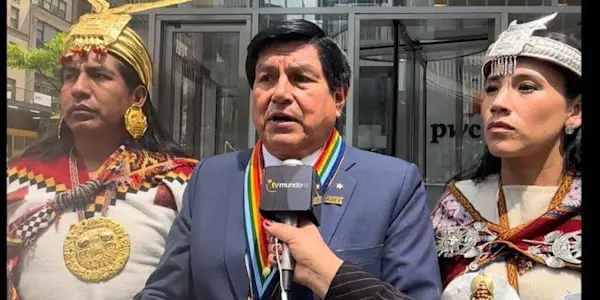 Alcalde de Cusco es abucheado en New York por defender al gobierno