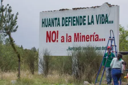 Autoridades regionales y dirigentes sociales de Huanta acordaron evaluar la suspensión de la actividad minera en la provincia