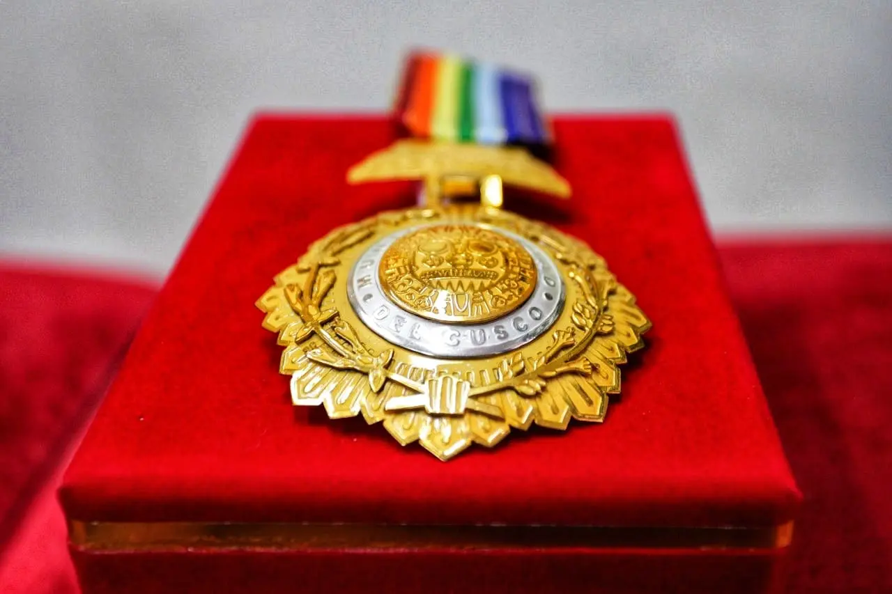 Entregan medalla de la ciudad del Cusco a Toribio Cárdenas y a cuatro instituciones  