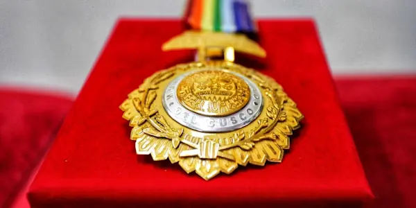 Entregan medalla de la ciudad del Cusco a Toribio Cárdenas y a cuatro instituciones