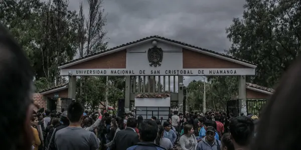 El quechua en la escuela y las universidades