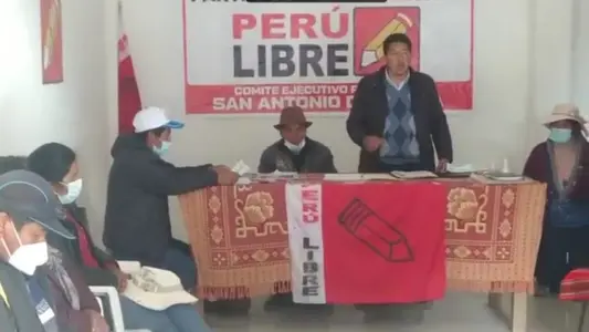 Militantes de Perú Libre inician recolección de firmas para referéndum a favor de una Asamblea Constituyente