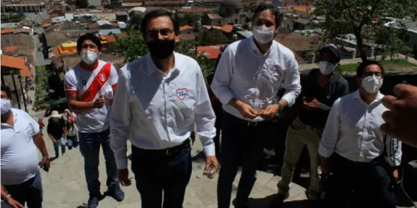 Daniel Salaverry y Martín Vizcarra arrancan campaña electoral en Cajamarca